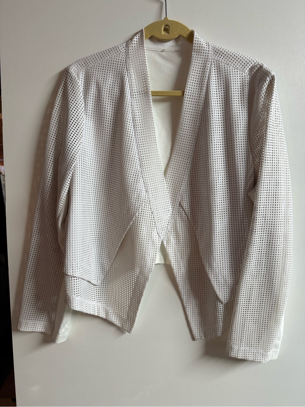 Chico's size 2 White Perforated Open-Front Draped Jacket- read